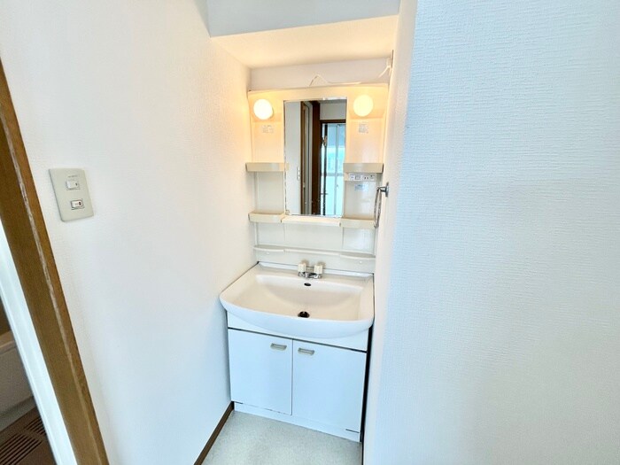 物件内観写真9　(洗面)