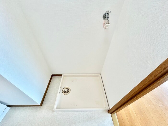 物件内観写真10　(洗濯機置場)