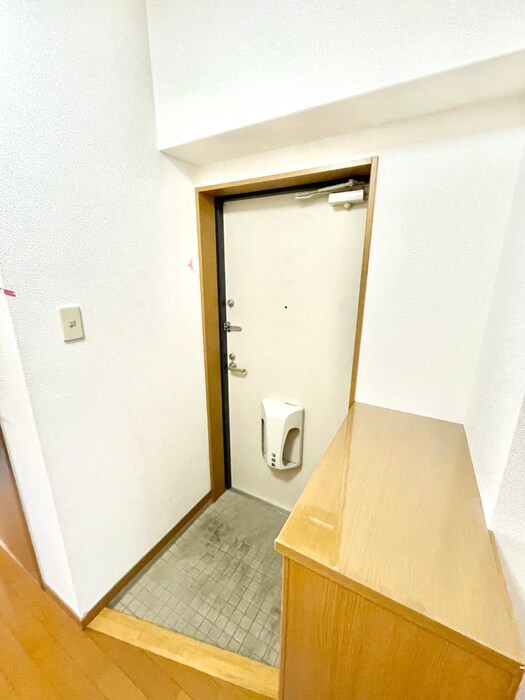 物件内観写真11　(玄関)