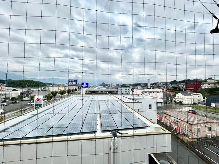 物件内観写真14　(室内からの展望)