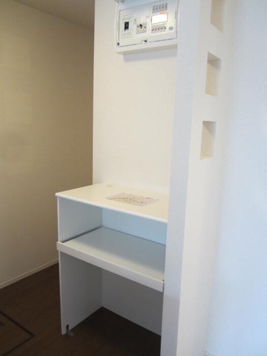 物件内観写真10　(廊下)