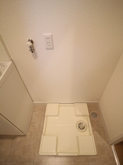 物件内観写真15　(洗濯機置場)