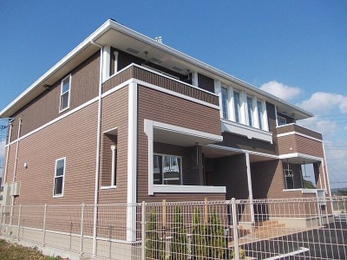 物件外観写真1　(外観写真)