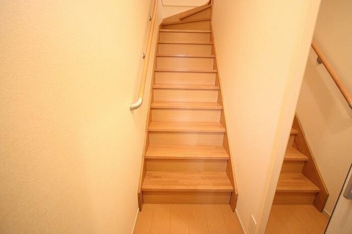 物件内観写真10　(玄関)