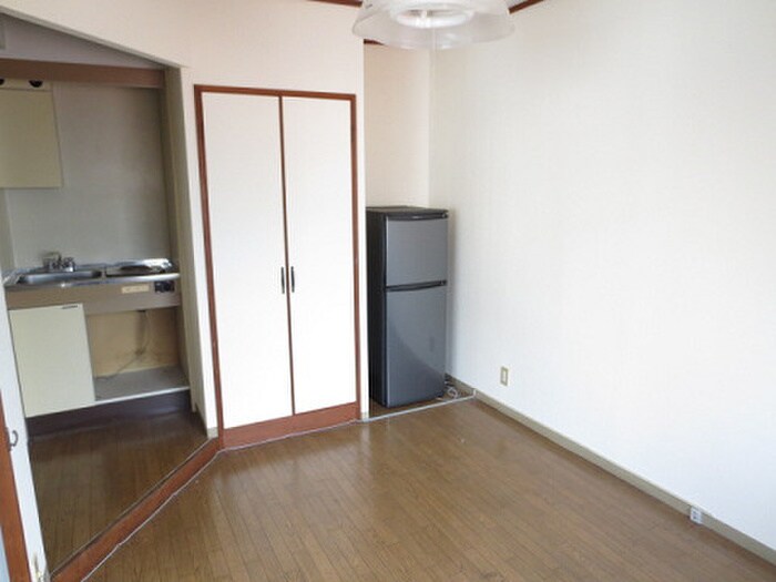 イ－グルビルの居室