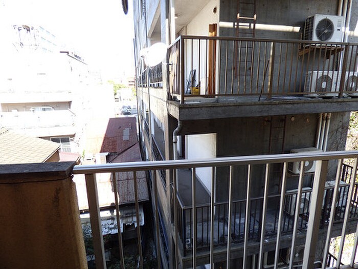 物件内観写真16　(室内からの展望)