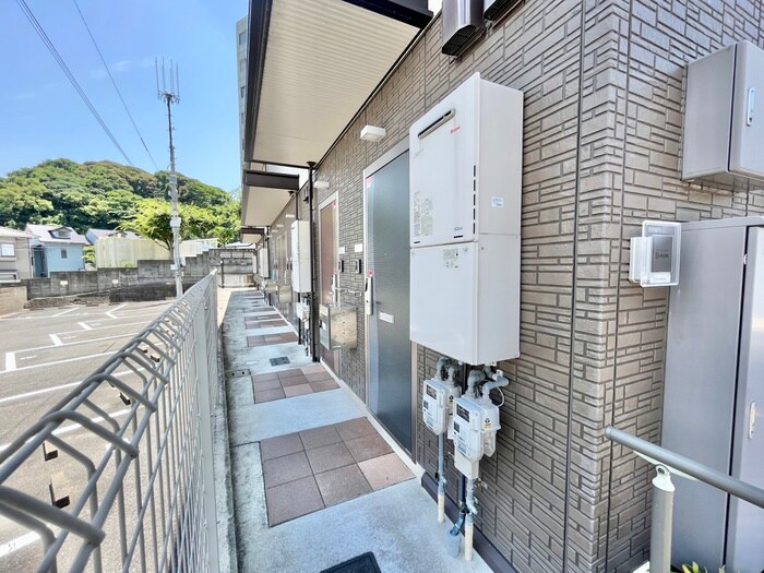 物件外観写真2　(エントランス部分)