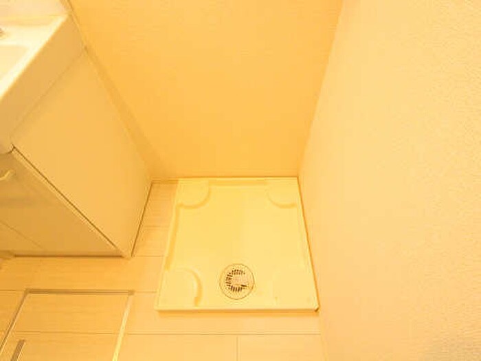 物件内観写真10　(洗濯機置場)