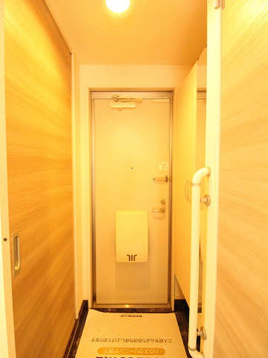 物件内観写真13　(玄関)