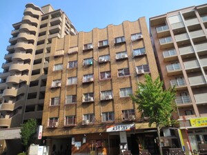 丸成マンション外観写真