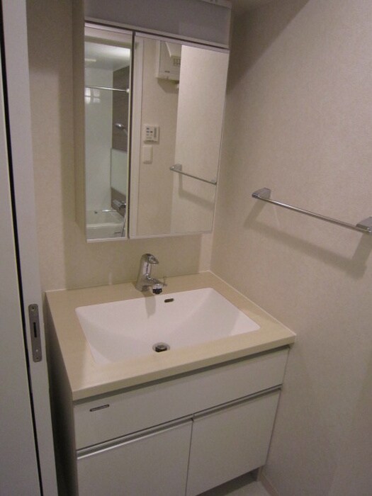 物件内観写真9　(洗面)