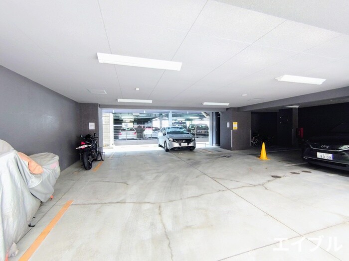 物件外観写真4　(駐車場)