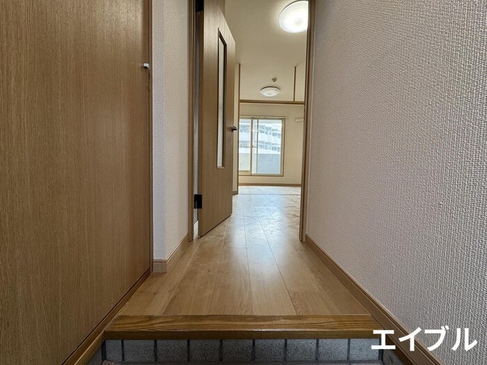 物件内観写真7　(玄関)