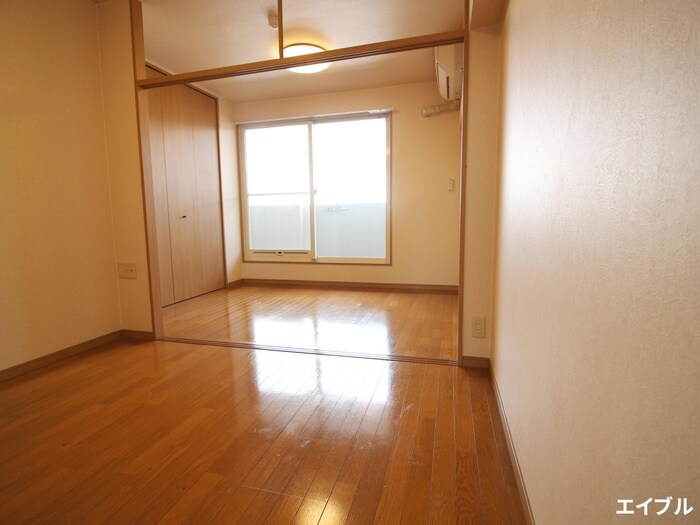 物件内観写真8　(居室)