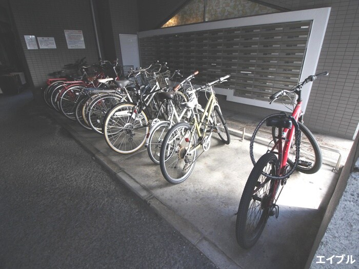 物件外観写真6　(駐輪場)