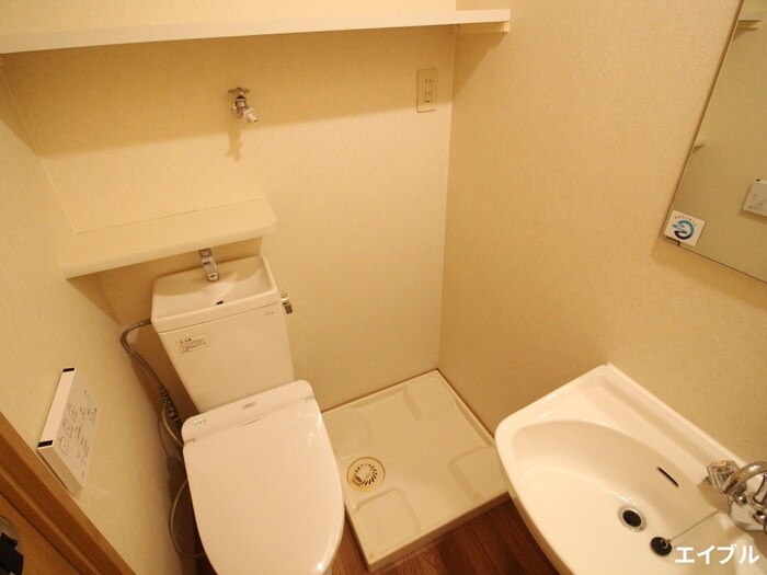 物件内観写真15　(洗濯機置場)