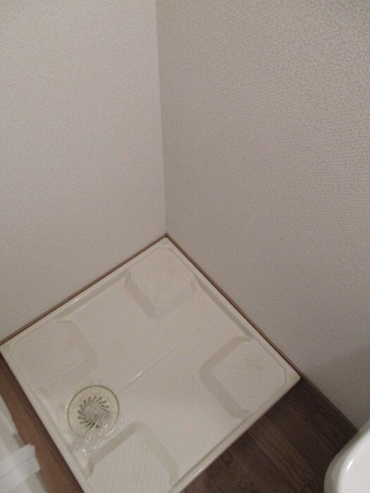 物件内観写真15　(洗濯機置場)