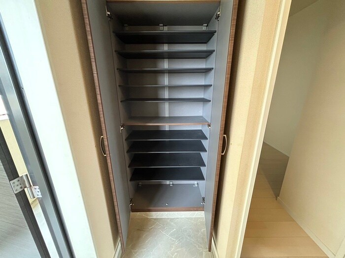 物件内観写真14　(靴箱)