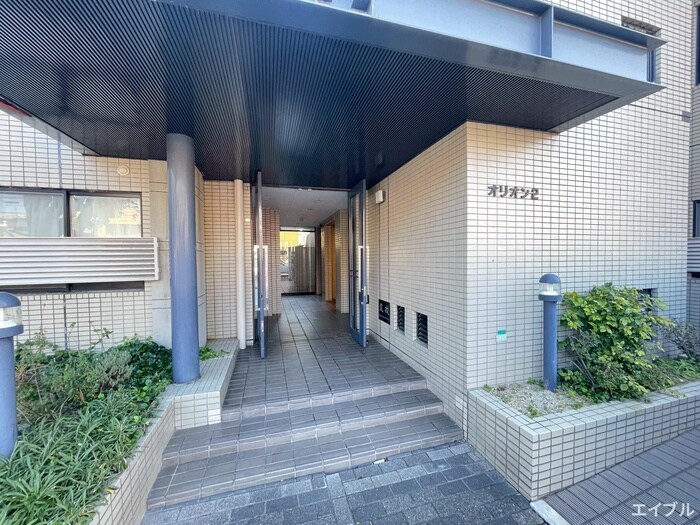物件外観写真3　(エントランス部分)