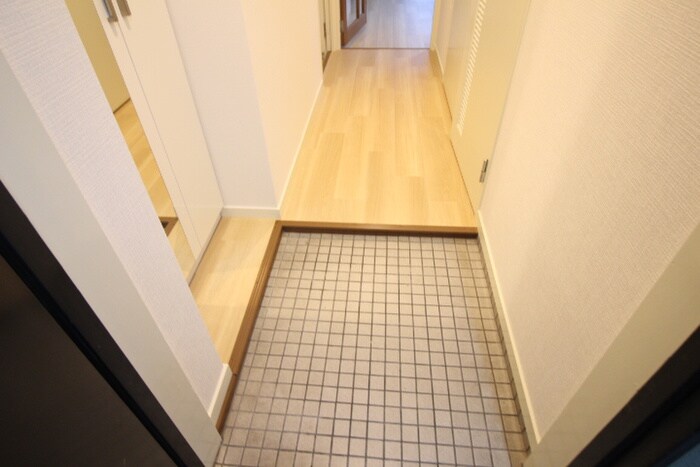 物件内観写真16　(玄関)