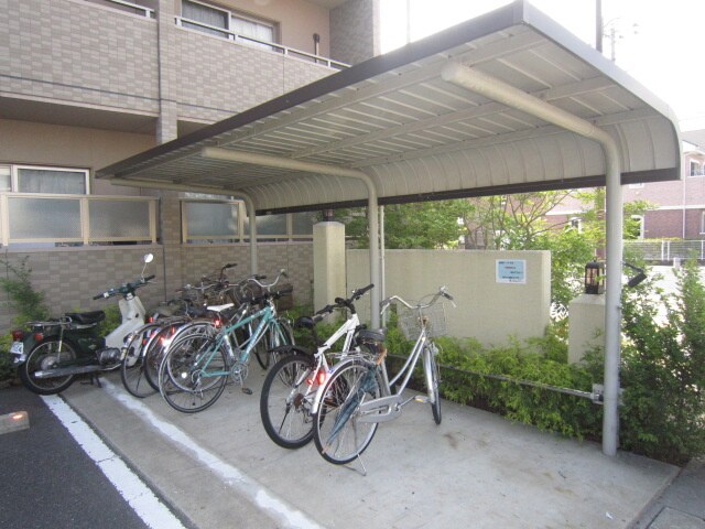 物件外観写真3　(駐輪場)