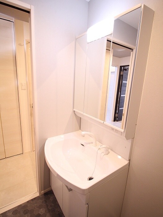 物件内観写真11　(洗面)