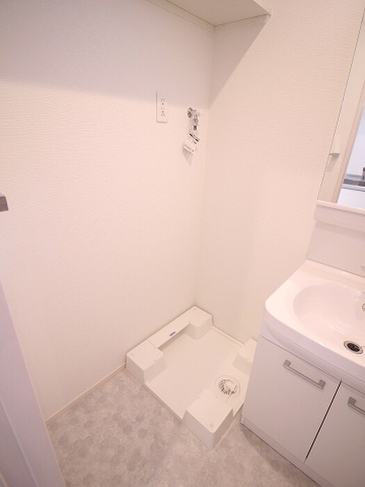 物件内観写真14　(洗濯機置場)