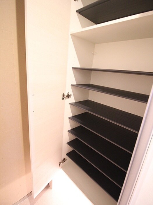 物件内観写真16　(靴箱)