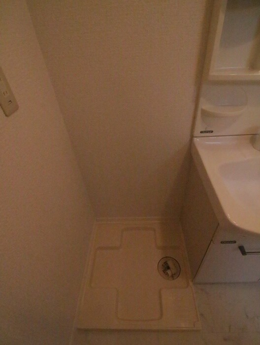 物件内観写真11　(洗濯機置場)