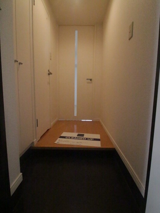 物件内観写真16　(玄関)