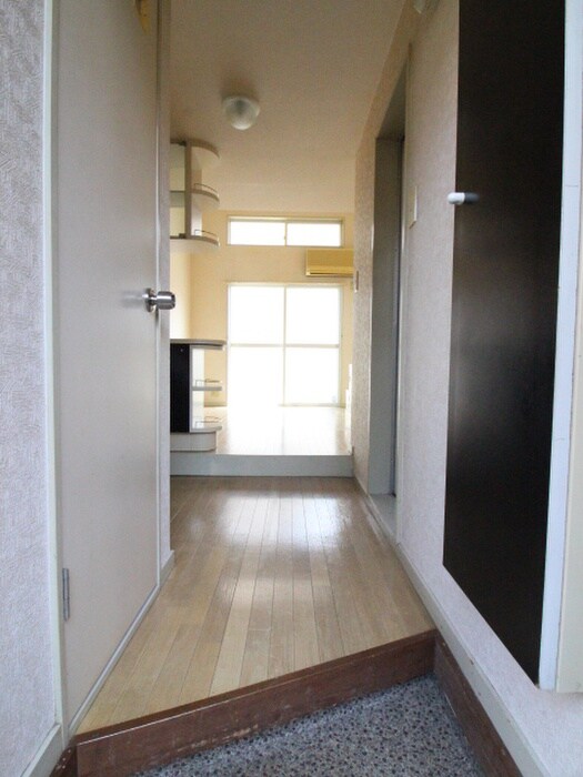 物件内観写真17　(玄関)