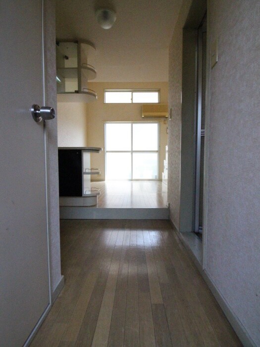 物件内観写真18　(廊下)