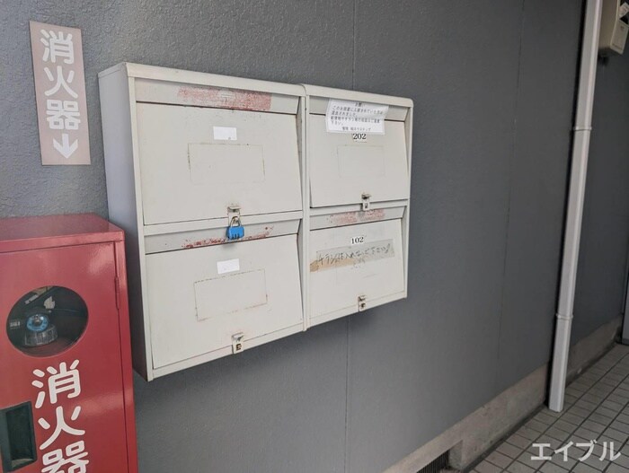 物件外観写真4　(エントランス部分)