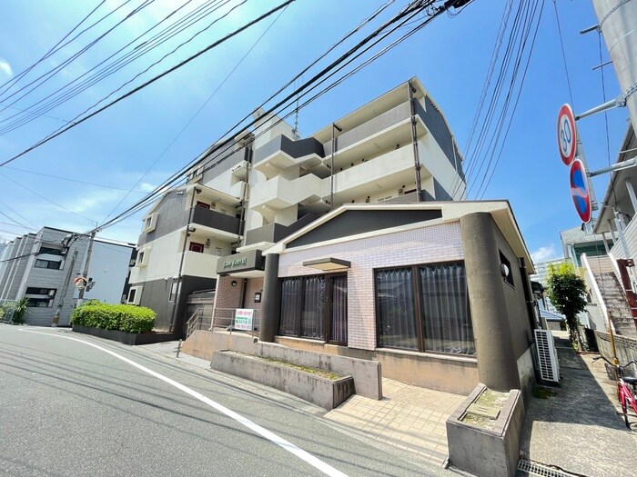 物件外観写真5　(エントランス部分)