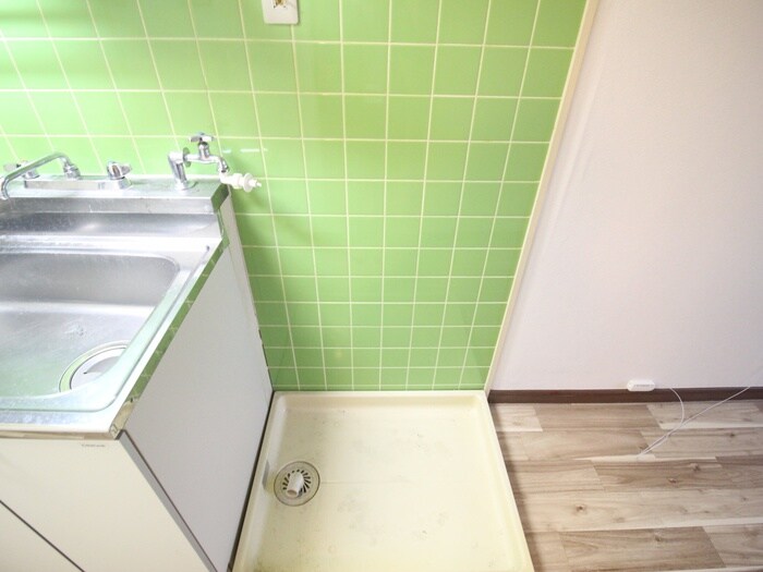 物件内観写真13　(洗濯機置場)