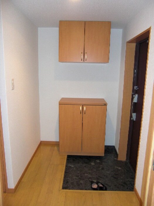 物件内観写真11　(玄関)