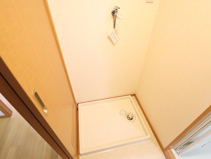 物件内観写真13　(洗濯機置場)