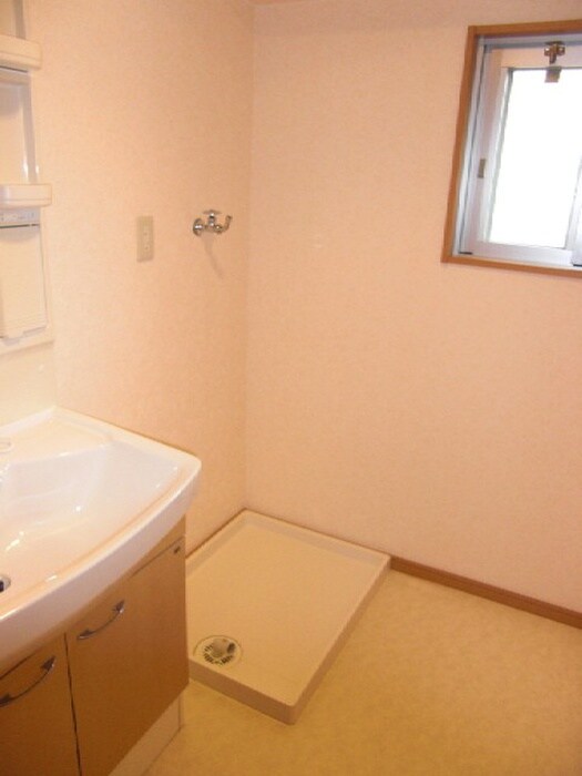 物件内観写真15　(洗濯機置場)