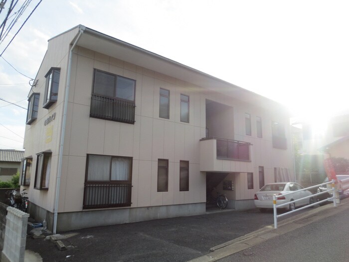 物件外観写真5　(エントランス部分)