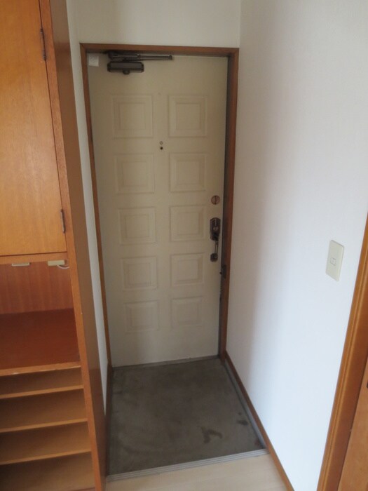物件内観写真15　(玄関)