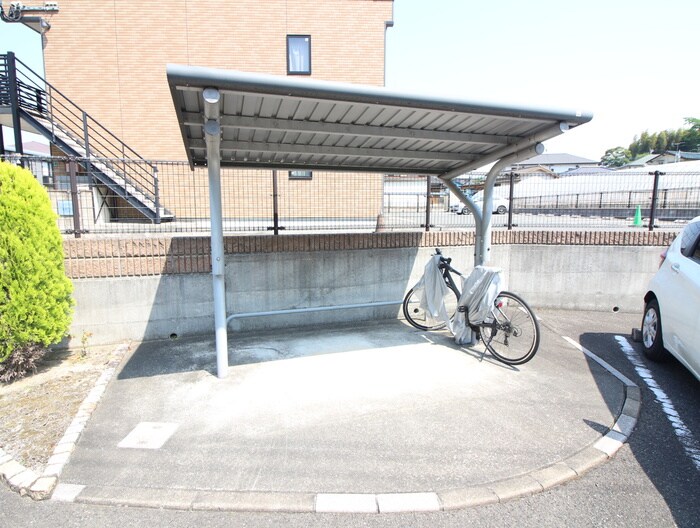 物件外観写真6　(駐輪場)