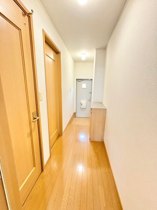 物件内観写真19　(廊下)