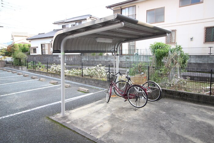 物件外観写真2　(駐輪場)