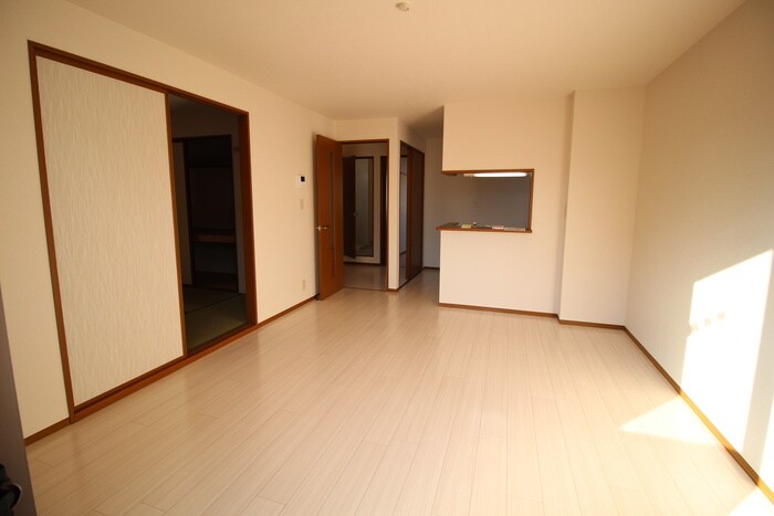 物件内観写真4　(居室)