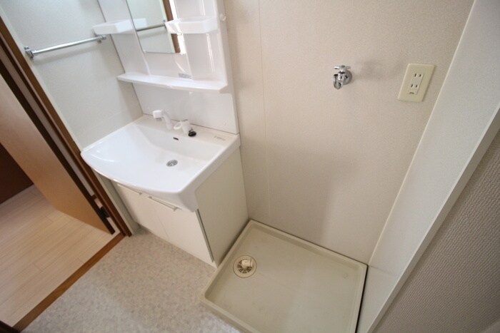 物件内観写真9　(洗濯機置場)