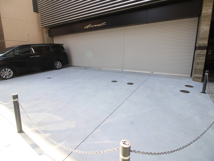 物件外観写真6　(駐車場)