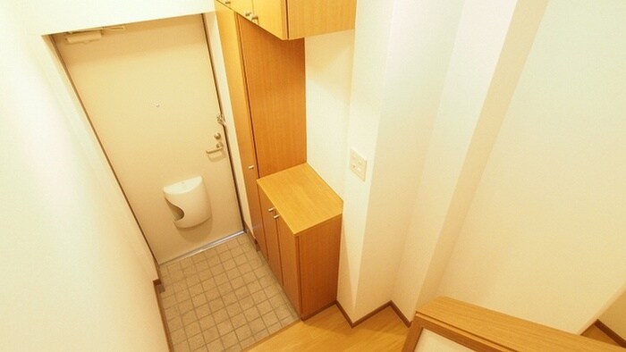 物件内観写真10　(玄関)