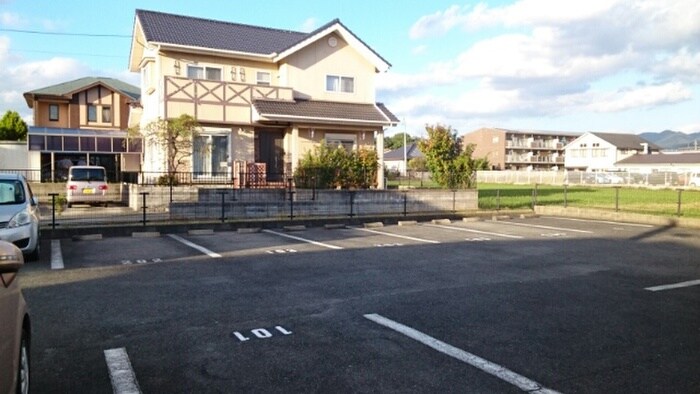 物件内観写真11　(室内からの展望)