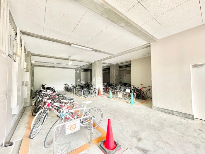 物件外観写真3　(駐輪場)