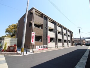 サンデリアーナⅢＡ棟外観写真